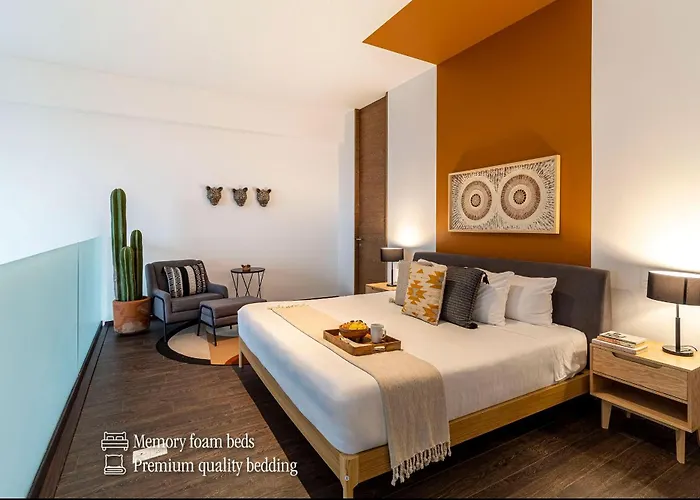 Aparthotel Casa Magenta By Kukun 4*